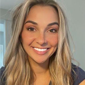 Meet your Posher, Alissa